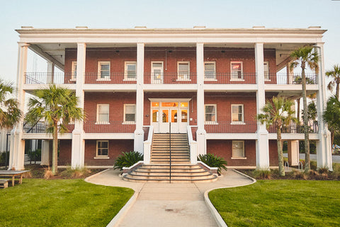 Permanent jewelry Charleston SC building exterior