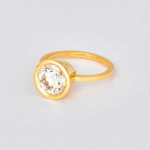 Round Diamond Bezel Solitaire Engagement Ring