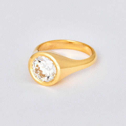 Round Diamond Signet Solitaire Engagement Ring