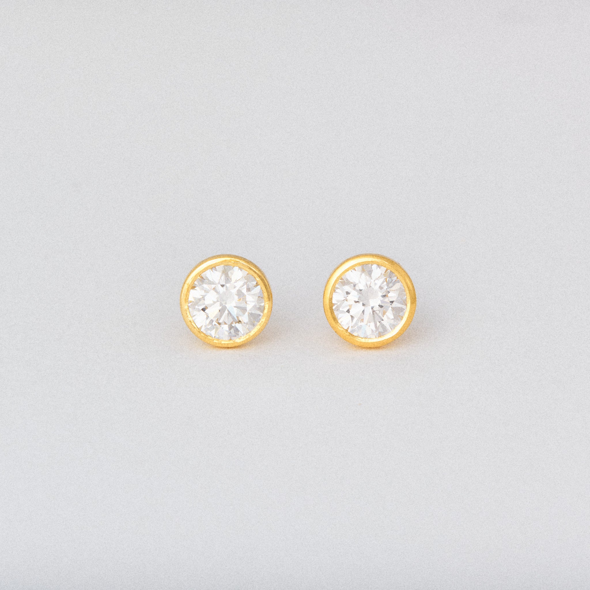 Single stone earring in Gold, Size: 8mm at Rs 1700/pair in Una-Diu | ID:  21627810997