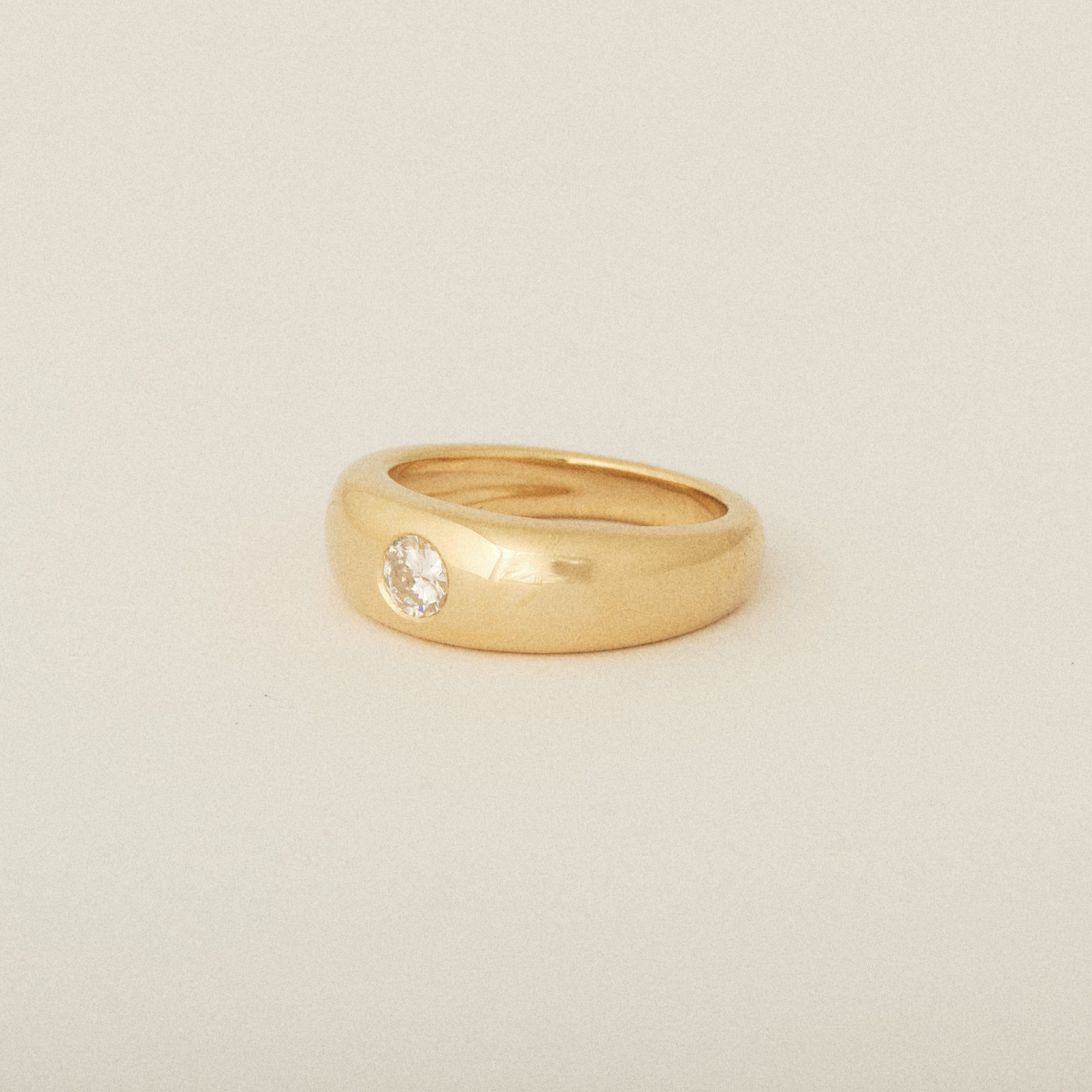 Round Heirloom Diamond Tapered Dome Ring