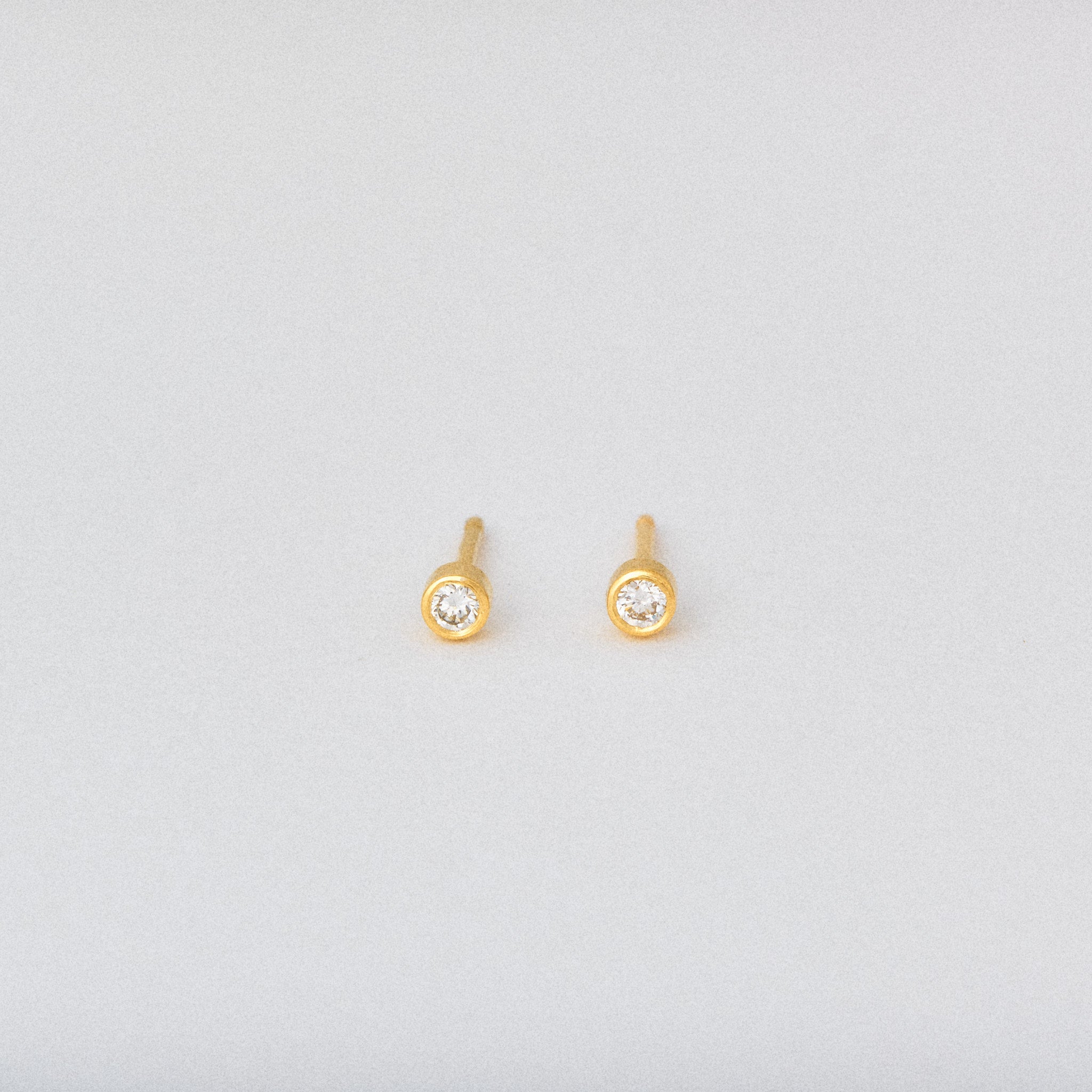 Single Black Stone Earrings In Gold 2024 | towncentervb.com